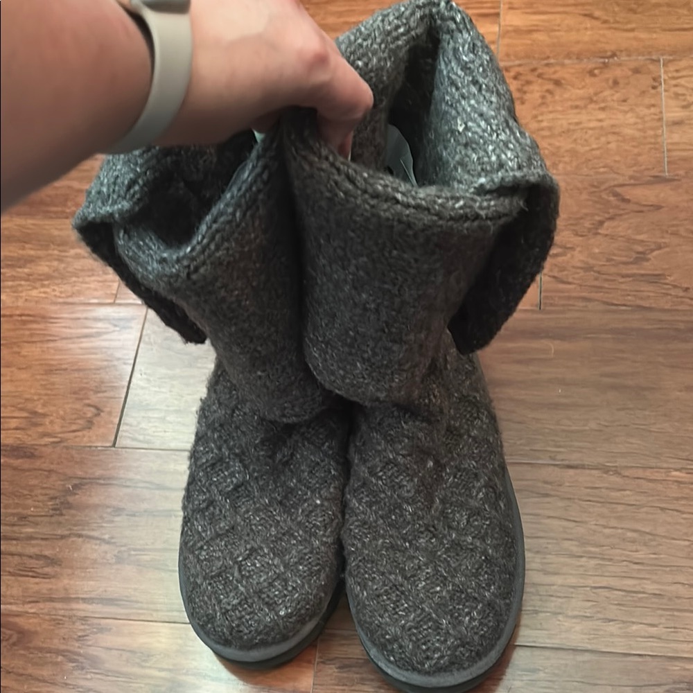 Ugg Australia Womens Lattice Cardy Knit
Boots  Gray Button Tall us 9